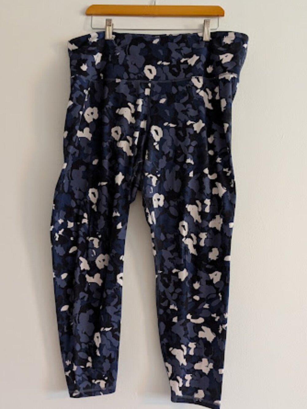 Old Navy Black/White/Blue Abstract Pattern Leggings Size 2X